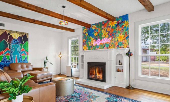 Austin House | Modern Austin Pool House Hot Tub, Sauna, Gym Pet-Friendly Southwest Gem