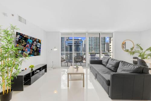 Brickell Apartment | Modern Brickell Condo with Prime City Views