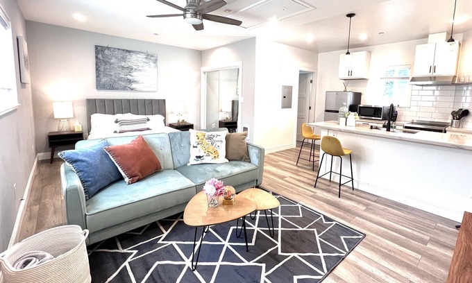 Redwood City Cottage | Modern & Bright Cottage Walkable to Cafes and Shops