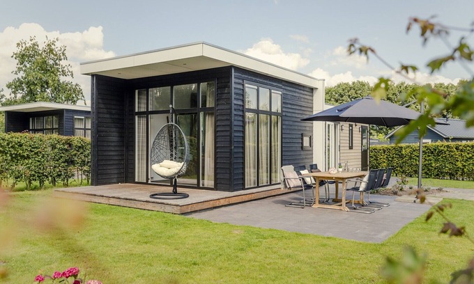 Municipality of Rijssen-Holten House | Modern Bungalow with Garden in Twente