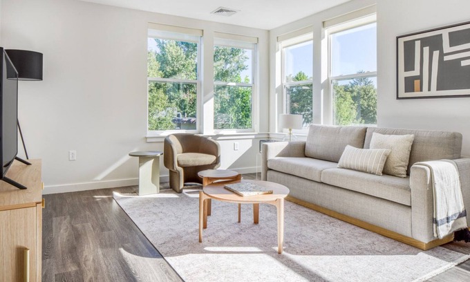 North Cambridge Apartment | Modern Cambridge 2BR w/W/D, Private access to Linear Park by Blueground