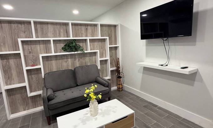 Arlington Apartment | Modern, Clean and Private Studio