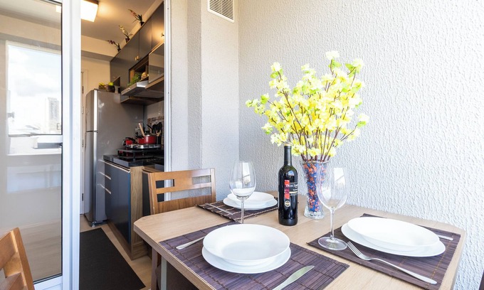 Jardim Aeroporto Apartment | Modern, complete with Office, AC, and Gym