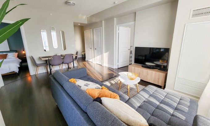 Islington - City Centre West Condo | Modern Condo (2BD+2BATH), Free Parking