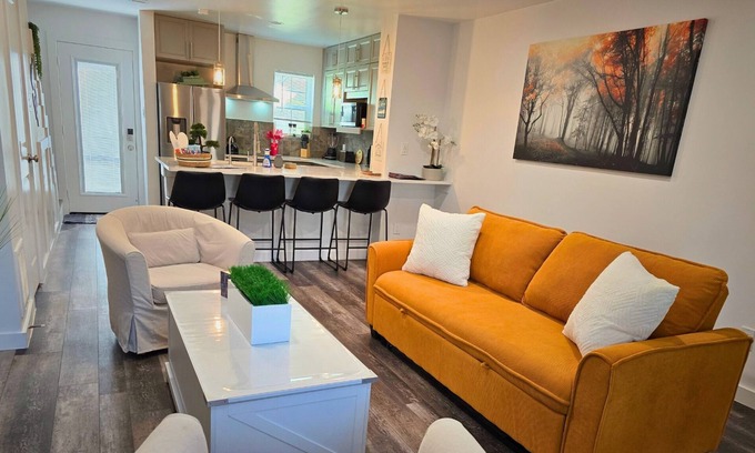 Euless House | Modern Condo in Euless, near DFW airport