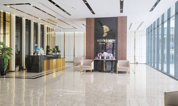 Hai Phong Apartment | Modern Condo steps from Vincom Plaza