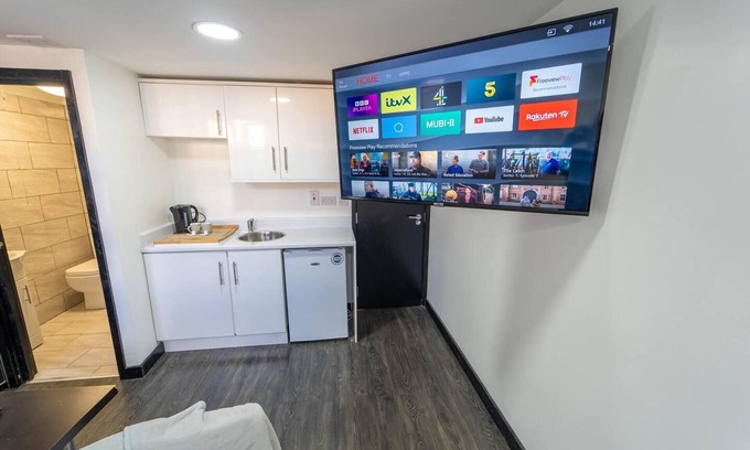 Selly Oak Apartment | Modern Cosy Studio Available