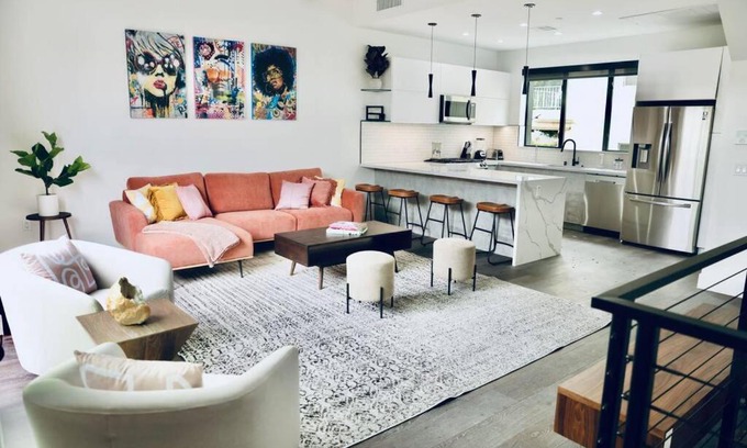 Del Rey House | Modern designer Townhouse/Private rooftop