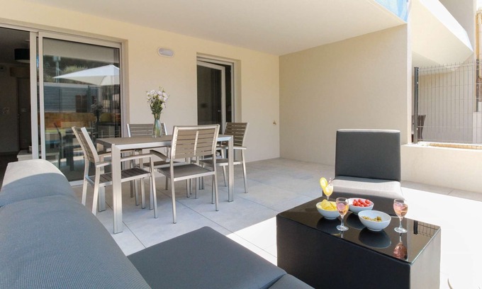 La Faviere Apartment | Modern flat with Parking - Hotel services included