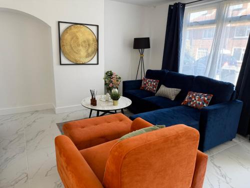 Hale House | Modern home in Mill Hill Free Parking and Garden