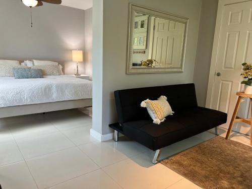 Flagami Apartment | Modern Miami Gem, Fresh Studio by Coral Gables #4