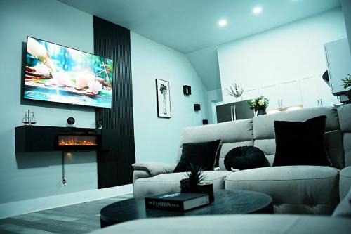 Reading Apartment | Modern Minimalist Home in the heart of Reading