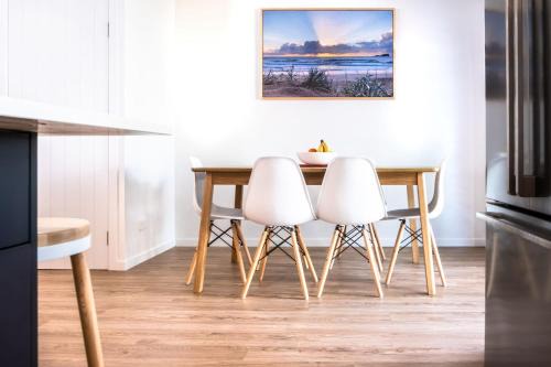 Mudjimba House | Modern Pet-friendly Mudjimba Townhouse