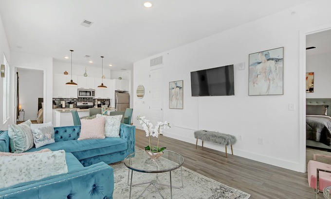 Castleberry Hill Apartment | Modern Retreat nCharming 2-bedroom apart in the heart of Atlanta. LOCATION!