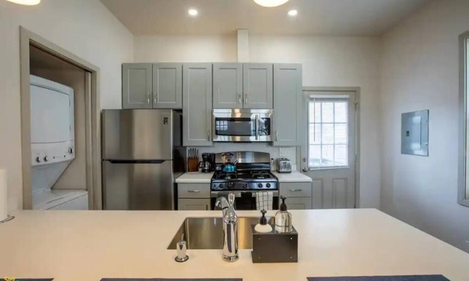 Fairpark House | Modern Stay MINS↠Downtown SLC 2BD with Bunk Bed