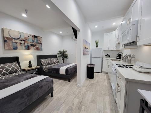 Beverly Hills Apartment | Modern Studio apartment right next to MrC hotel 5 minutes to Rodeo Drive