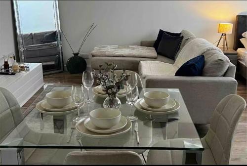Queen's Gate Apartment | Modern studio in popular South Kensington location