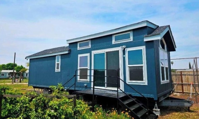 Lindsay House | Modern Tiny Home Near Sequoia National Park