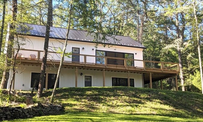 Sparrow Bush House | Modern Tranquil Nordic Retreat - Upper Delaware River recreation area
