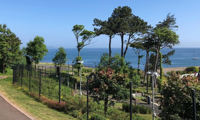 Bangor Apartment | Modern two bedroomed apartment a stone's throw to Bangor Marina
