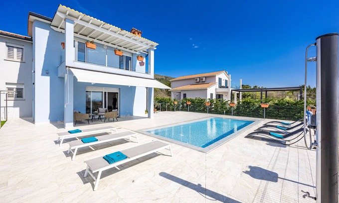 Viskovici Villa | Modern Villa Novek with Pool and Sea View