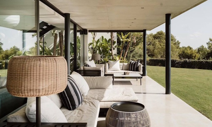 Sant Jordi de Ses Salines Villa | Modern villa with minimalistic decor