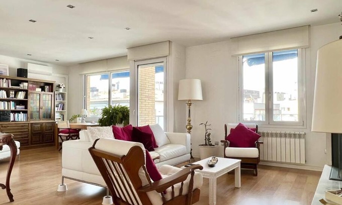 Roses Town Center Apartment | Moderno y amplio apartamento en el centro de Roses