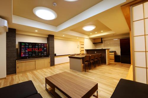 Minami Apartment | MolinHotels702-札幌市定山渓天然温泉に紅葉シーズン到来-K-beds1&W-beds3