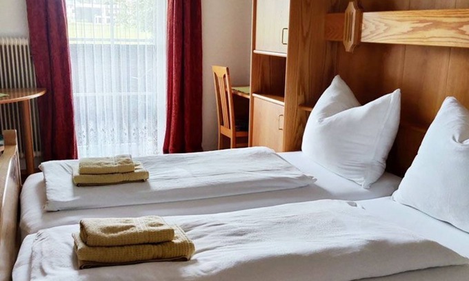 Sankt Georgen im Attergau Bed & Breakfast | Mondsee - Frühstückspension Holzapfel