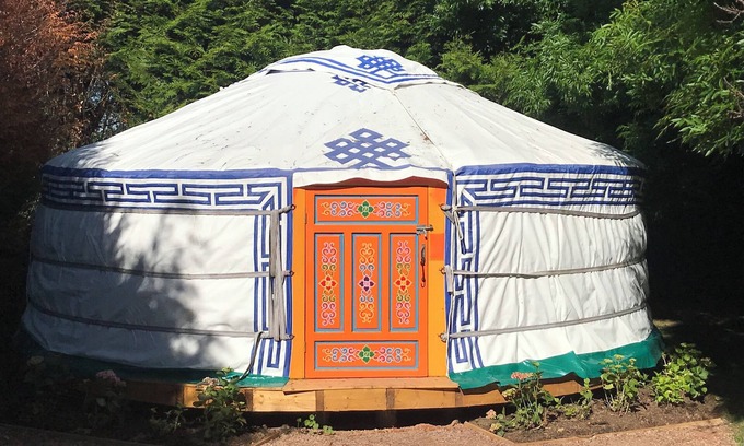 Ernes Cabin | Mongolian Yurt set in beautiful gardens with private kitchen/bathroom & jacuzzi