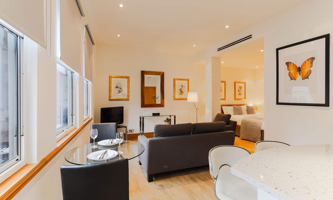 Billingsgate Apartment | Monument by Excel Apartments