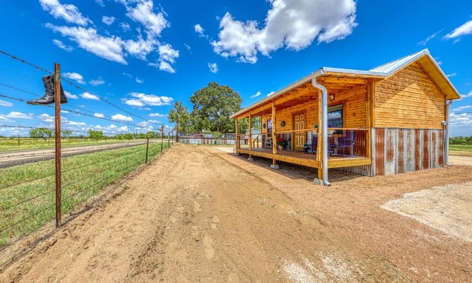 Fredericksburg Hotel | Moon Cabin