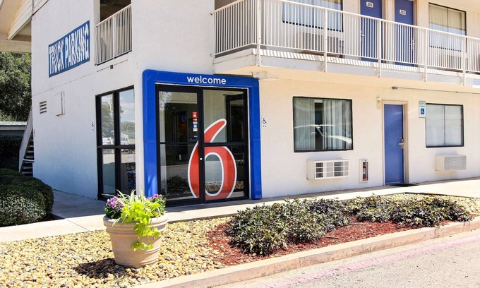 Abilene Hotel | Motel 6 Abilene, TX
