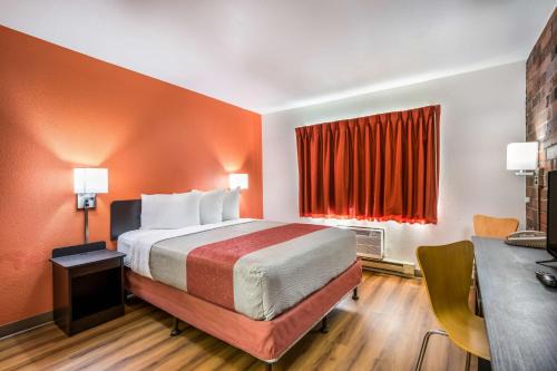 Madison Hotel | Motel 6-Madison, WI - East