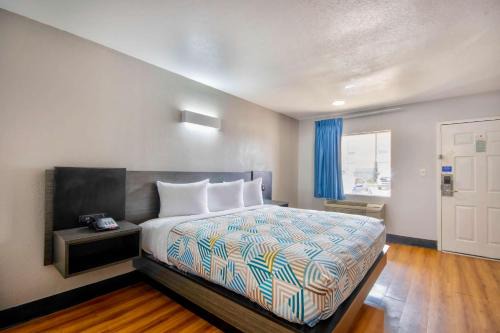 Sulphur Hotel | Motel 6-Sulphur, LA