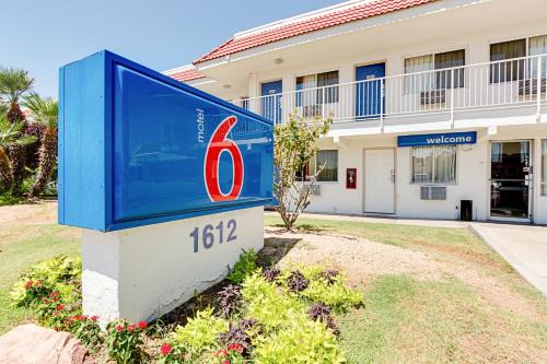 Tempe Hotel | Motel 6-Tempe, AZ - Scottsdale South