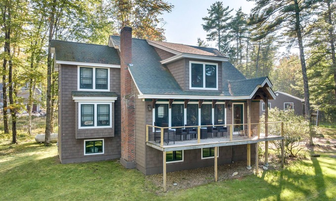 Moultonborough House | Moultonborough home with guest apartment sleeps 14 near Long Island Beach