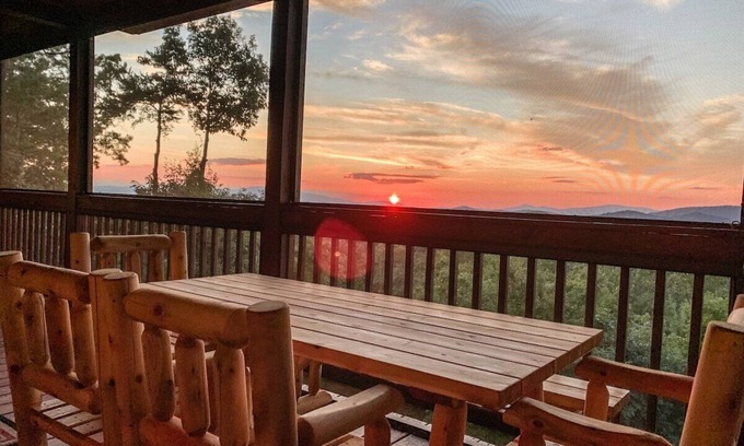 Mineral Bluff Cabin | Mount Watson Lodge | Free Night Offer!