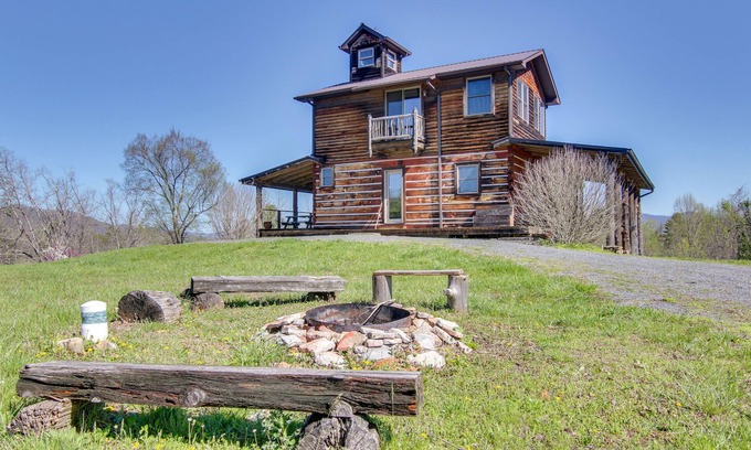 Marshall House | Mountain View & Fire Pit: Rustic Marshall Getaway!