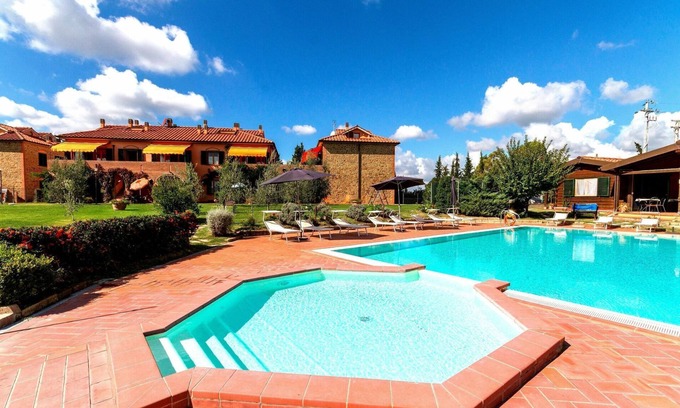 Sughera Apartment | MUGHETTO, Pool view with garden