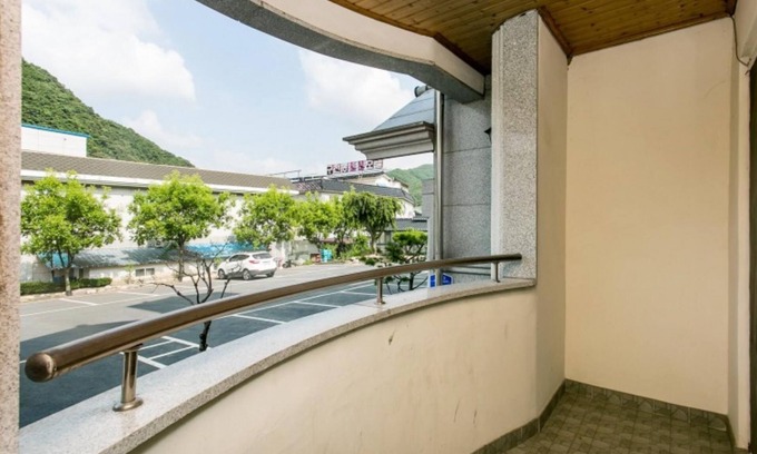 Seolcheon-myeon House | Muju Rainbow Pension