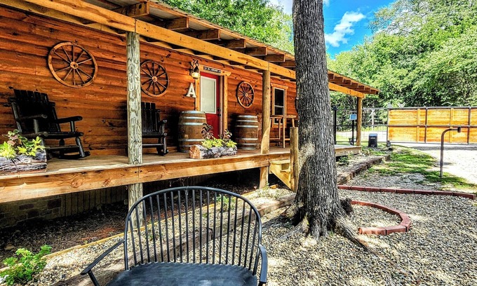 Mid America Cabin | Music Mountain Retreat Cabin A