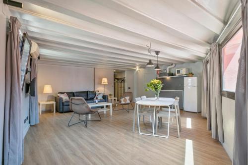 Gothic Quarter Apartment | My Address in Plaza Real