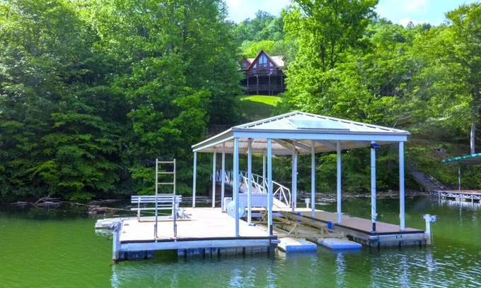 Tazewell Apartment | My Happy Place - Lakefront cabin