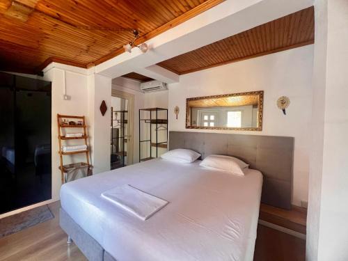 Tirana House | My Home Hotel Room