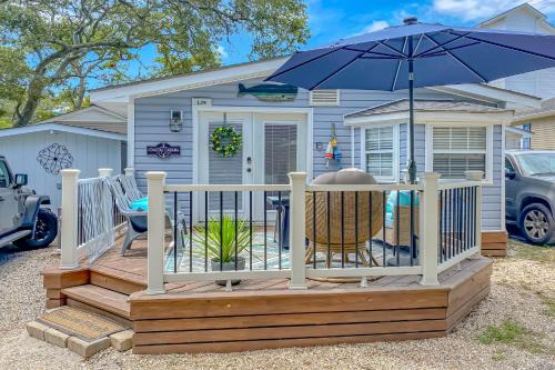 Myrtle Beach House | Myrtle Beach Coastal Cabana with Resort Amenities!