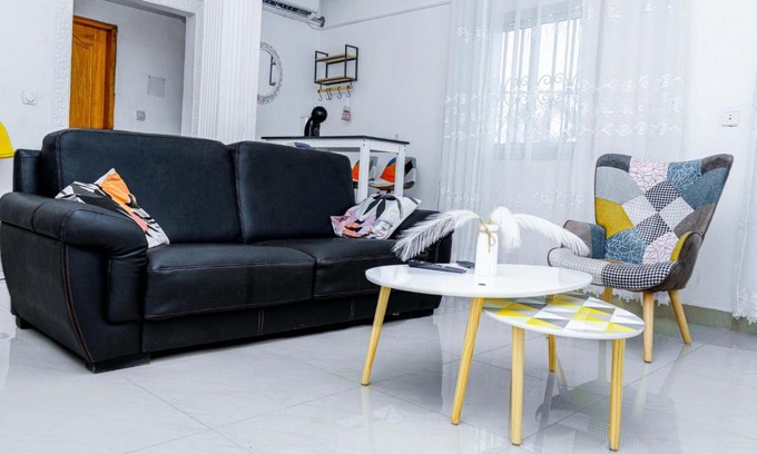 Douala Apartment | NAIVELI-PALM Appartement meublé sobre et chic