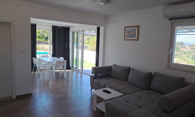 Mirce House | Nane Garden house with heated pool