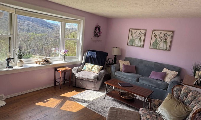 Naples House | Naples NY Wine Country Finger Lakes Gem