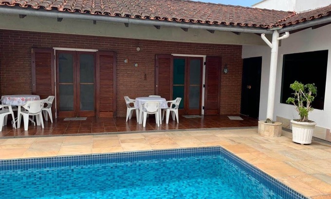 Jardim Virginia House | NATAL AVAILABLE! 4 SUITES, AIR CONDITIONING, TV, INTERNET, POOL, 150 METERS FROM THE BEACH! Pet!
